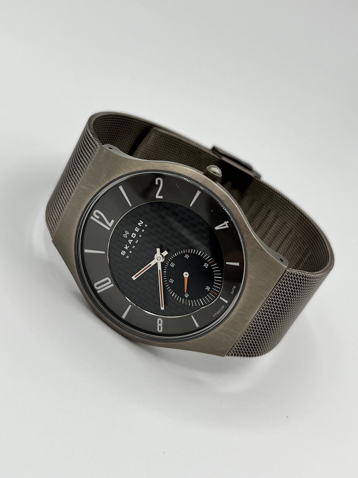 Skagen Unisex Stainless Steel Mesh Analog Black Dial Watch Aa154