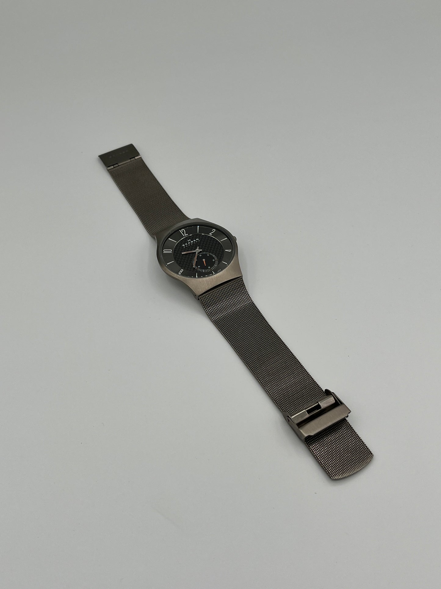 Skagen Unisex Stainless Steel Mesh Analog Black Dial Watch Aa154